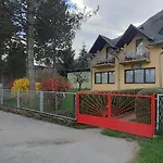 Smjestaj Na Selu,porodica Gvozdenac Apartamento