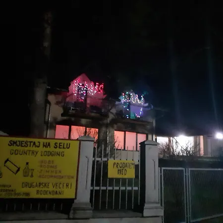 Smjestaj Na Selu,porodica Gvozdenac *