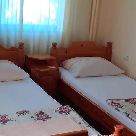 Smjestaj Na Selu,porodica Gvozdenac Sipovo