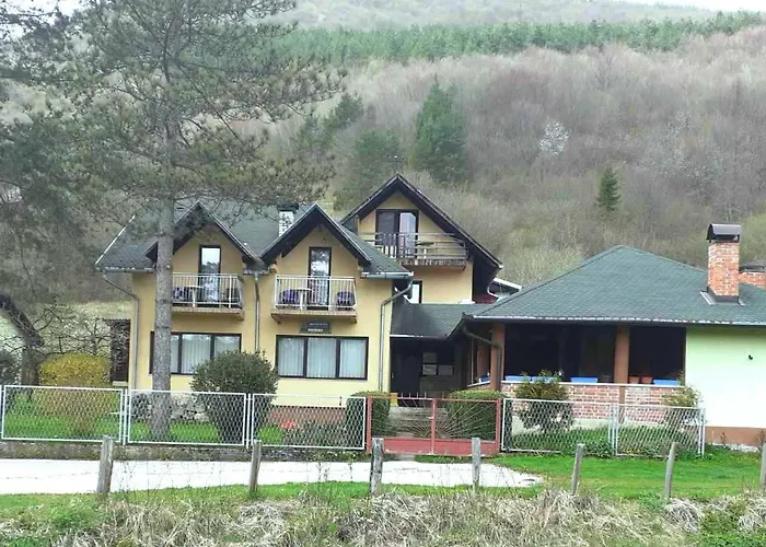 Apartman Smjestaj Na Selu,porodica Gvozdenac Šipovo