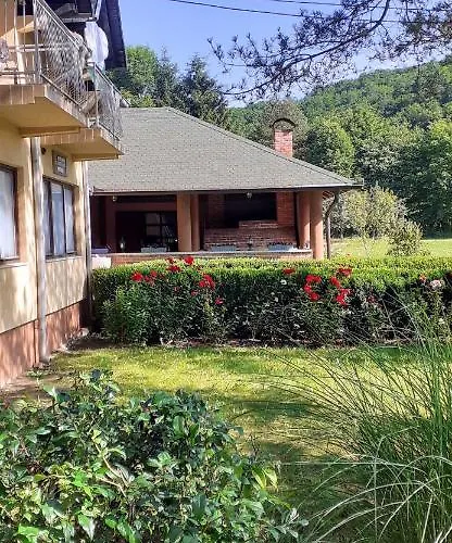 Smjestaj Na Selu,porodica Gvozdenac Apartman